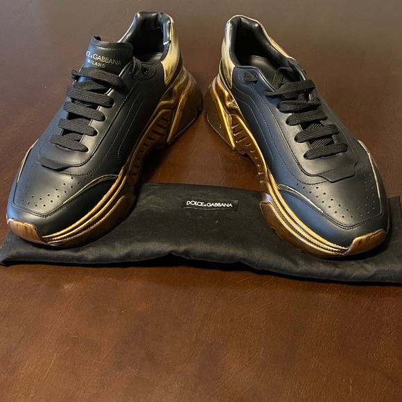 Dolce & Gabbana black and gold sneaker - Picture 7 of 7